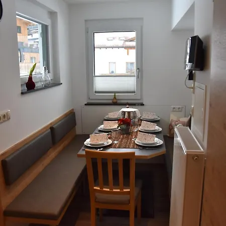 Gaestehaus Alpina 3*