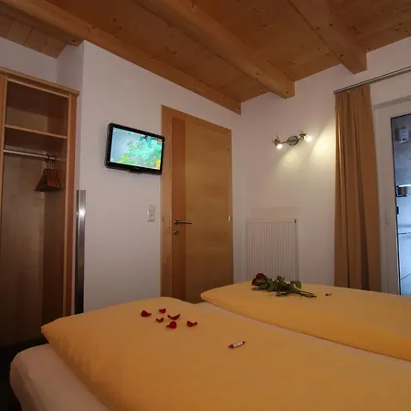 Gaestehaus Alpina 3*